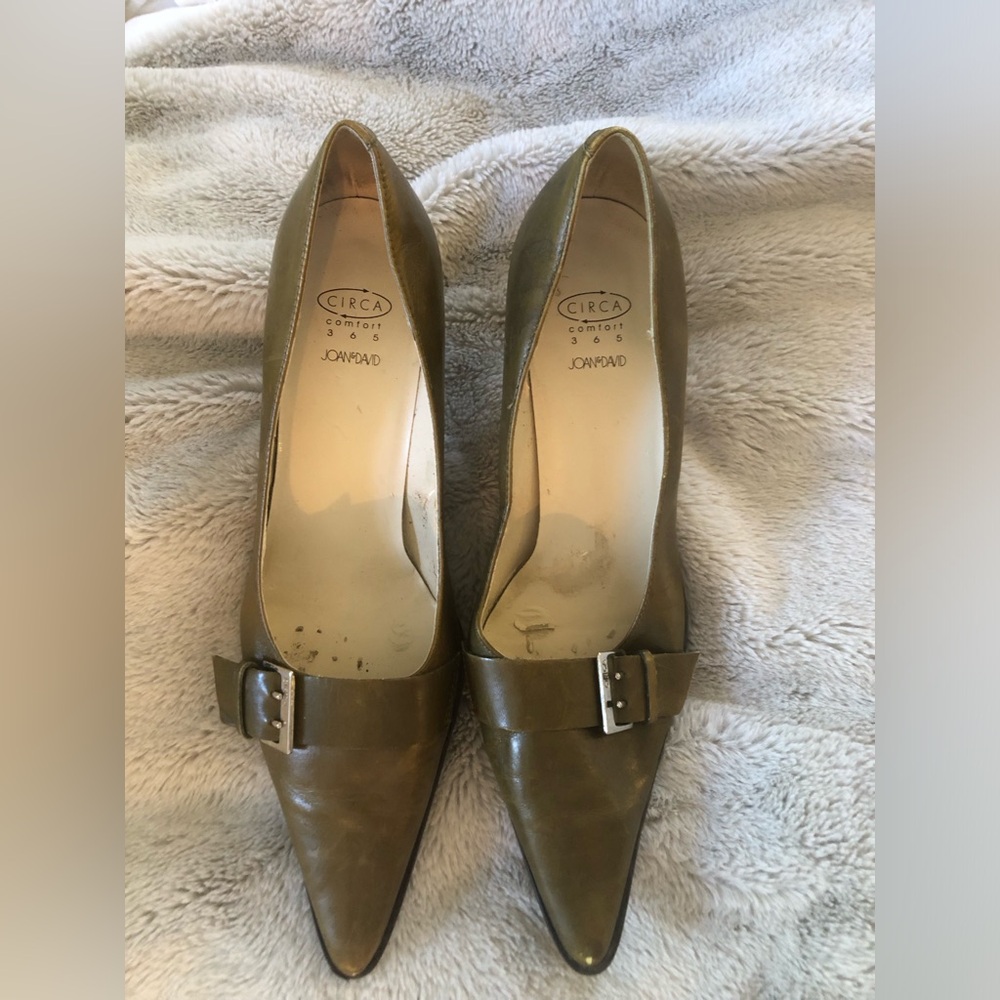 Joan & David Olive Green Leather Pointed-Toe Pumps with Buckle